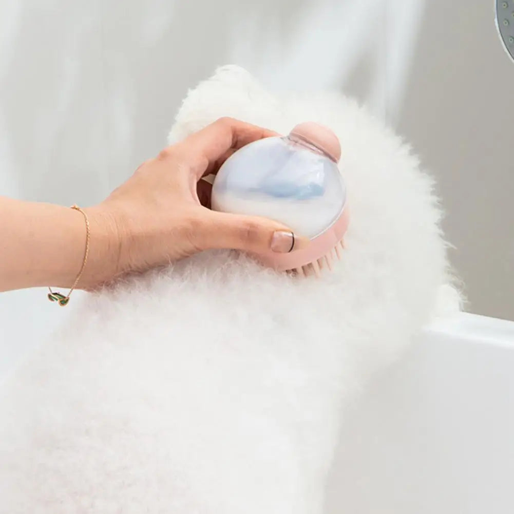 Liquid Distribution Pet Brush Ergonomic Pet Bath Brush with Shampoo Dispenser for Massage Actions All-in-one Shower for Dogs